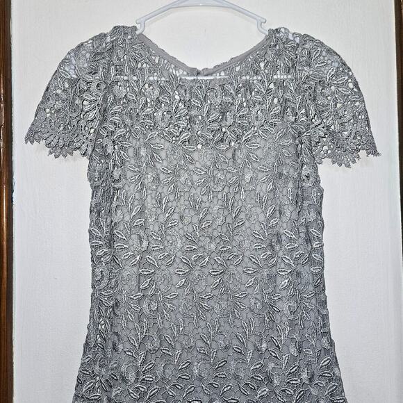 NWT Betsy & Adam Cocktail Dress Womens Sz 4 Small Gray Lace Silver Back Keyhole - Picture 3 of 10